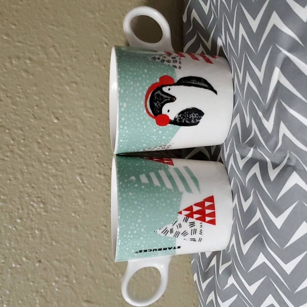 Starbuck's Penguin Winter Scene 10oz Mugs Set of 2